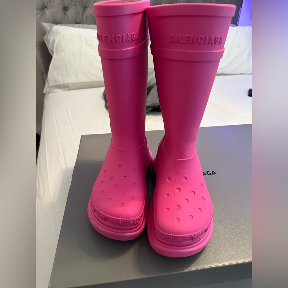 Balenciaga Pink Authentic Winter & Rain Boots - Picture 10 of 10